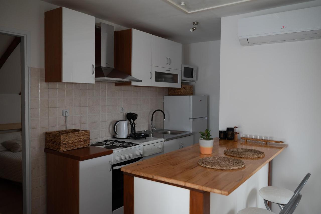 Apartman Milutin วรซี ภายนอก รูปภาพ
