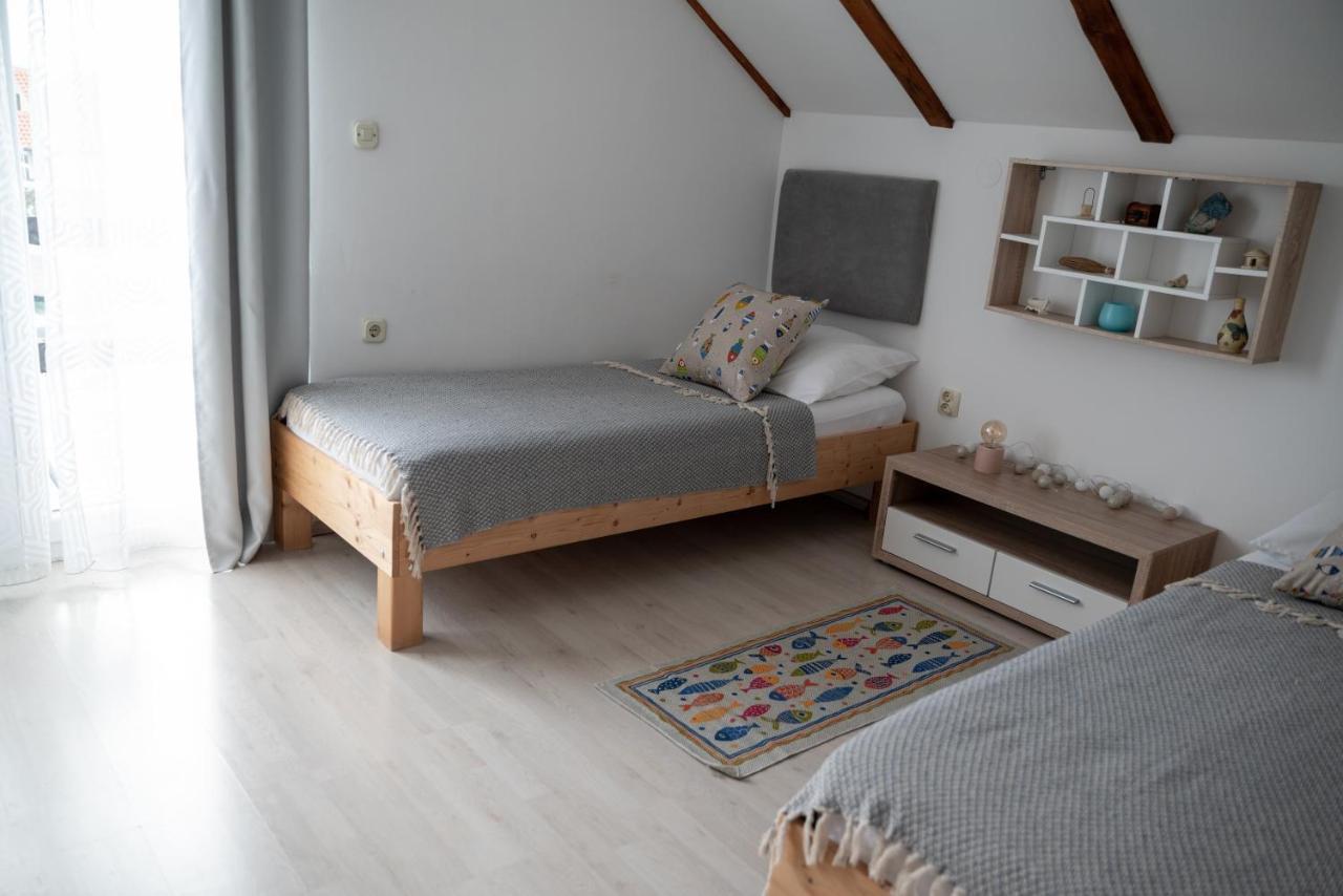 Apartman Milutin วรซี ภายนอก รูปภาพ