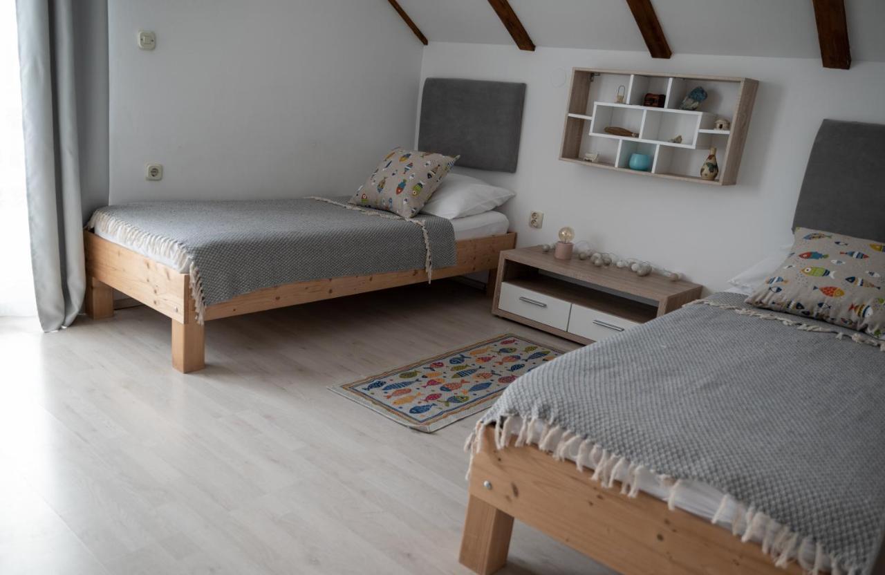 Apartman Milutin วรซี ภายนอก รูปภาพ