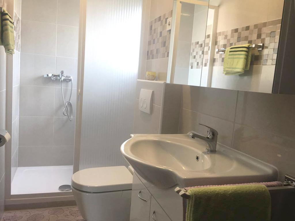 Apartman Milutin วรซี ภายนอก รูปภาพ