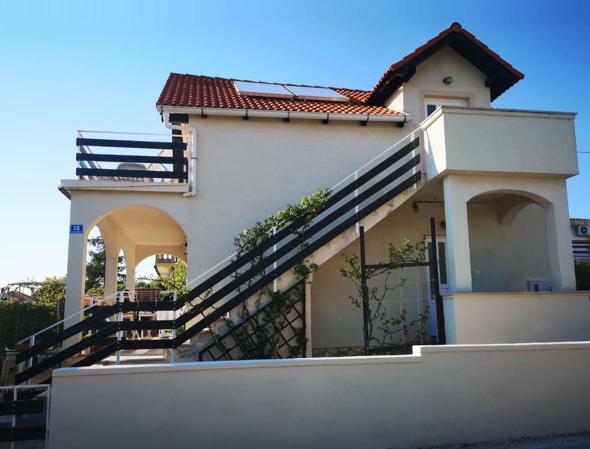 Apartman Milutin วรซี ภายนอก รูปภาพ
